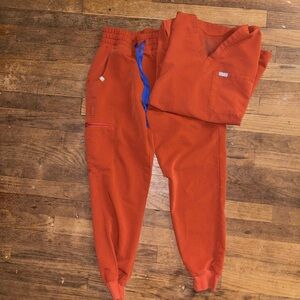 Burnt Orange Figs  Scrub Set with Blue Drawstring